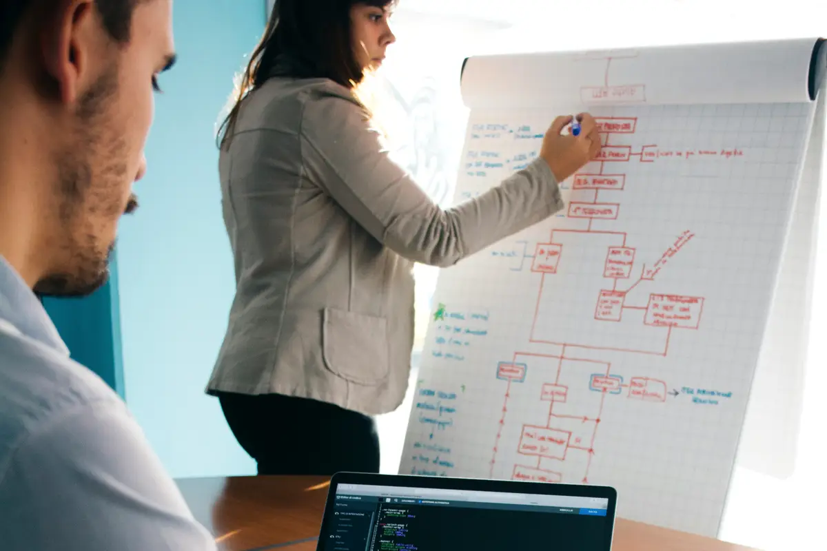 Wyciek bazy danych w 2025 roku. Co robić w pierwszej godzinie?